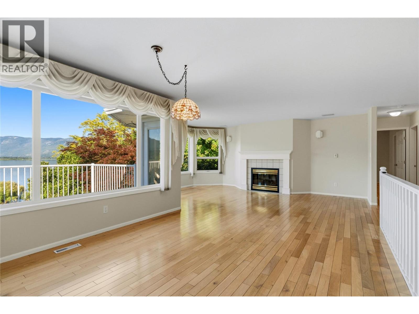 4551 13 Street NE - 17
