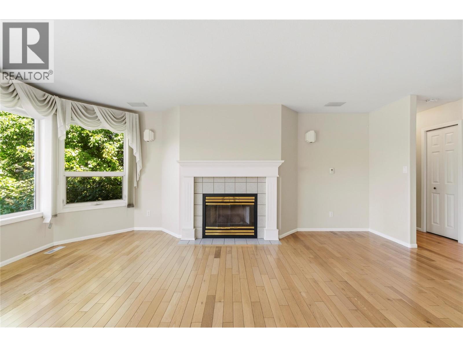 4551 13 Street NE - 14