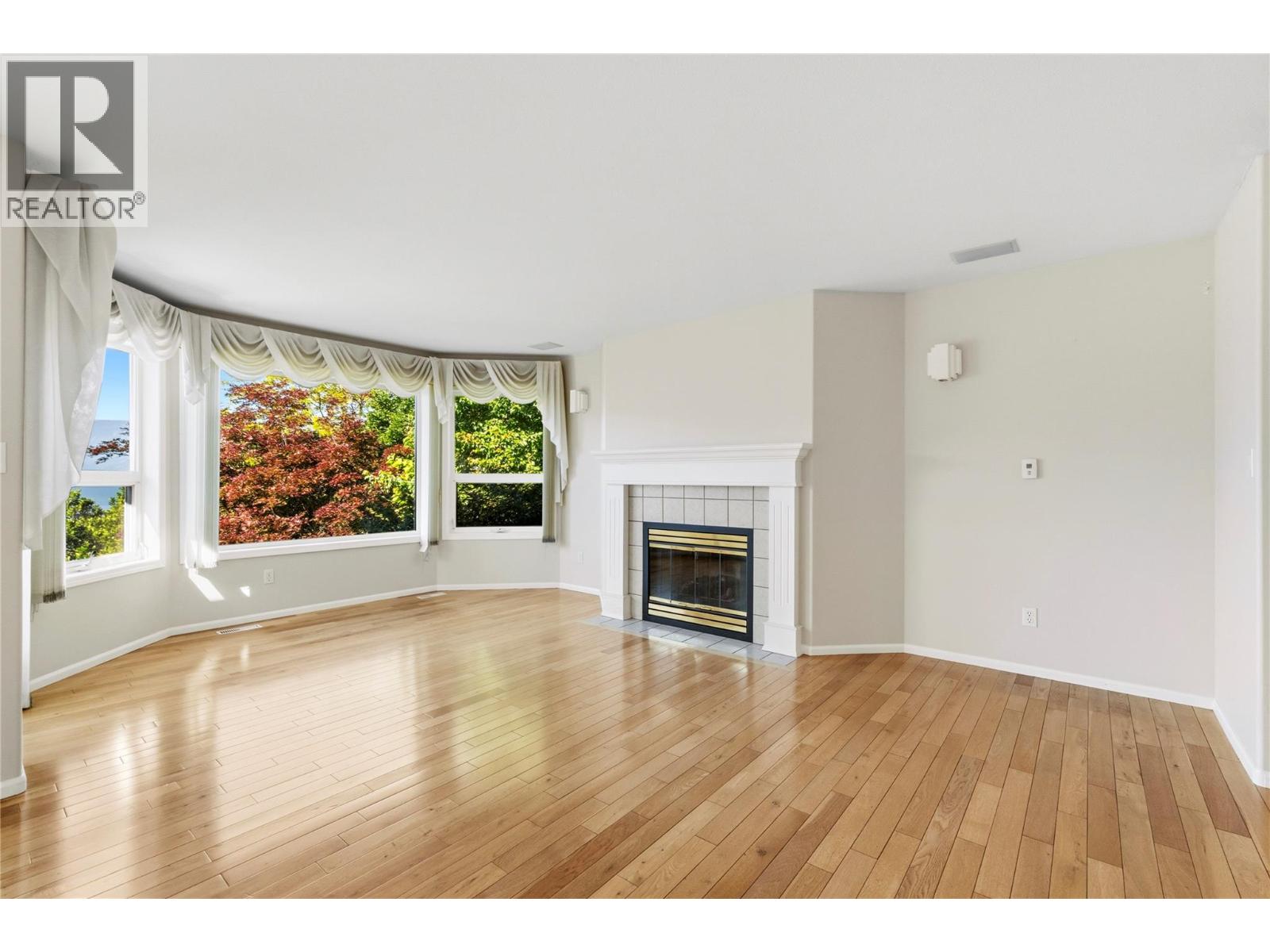 4551 13 Street NE - 12