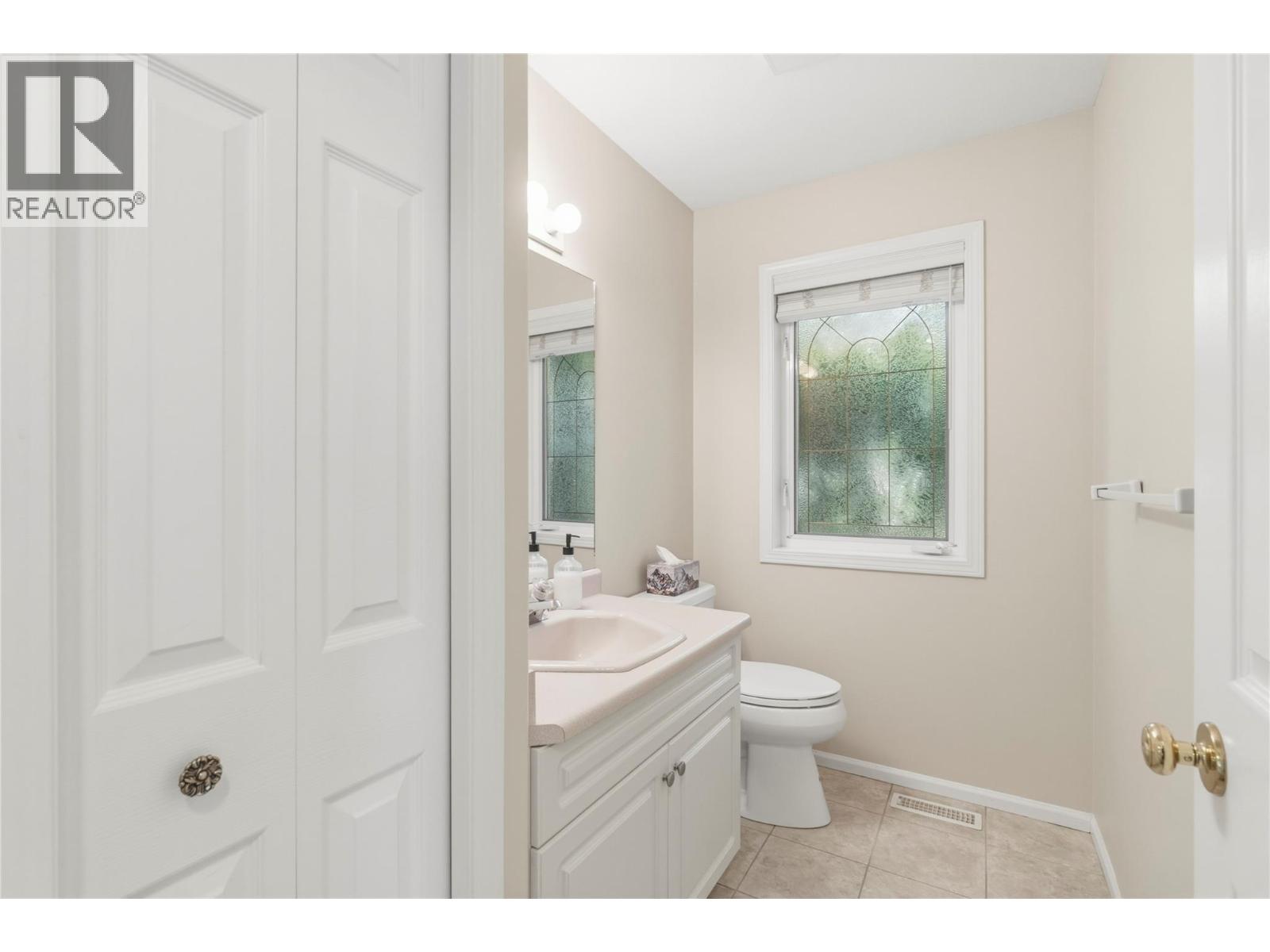 4551 13 Street NE - 33