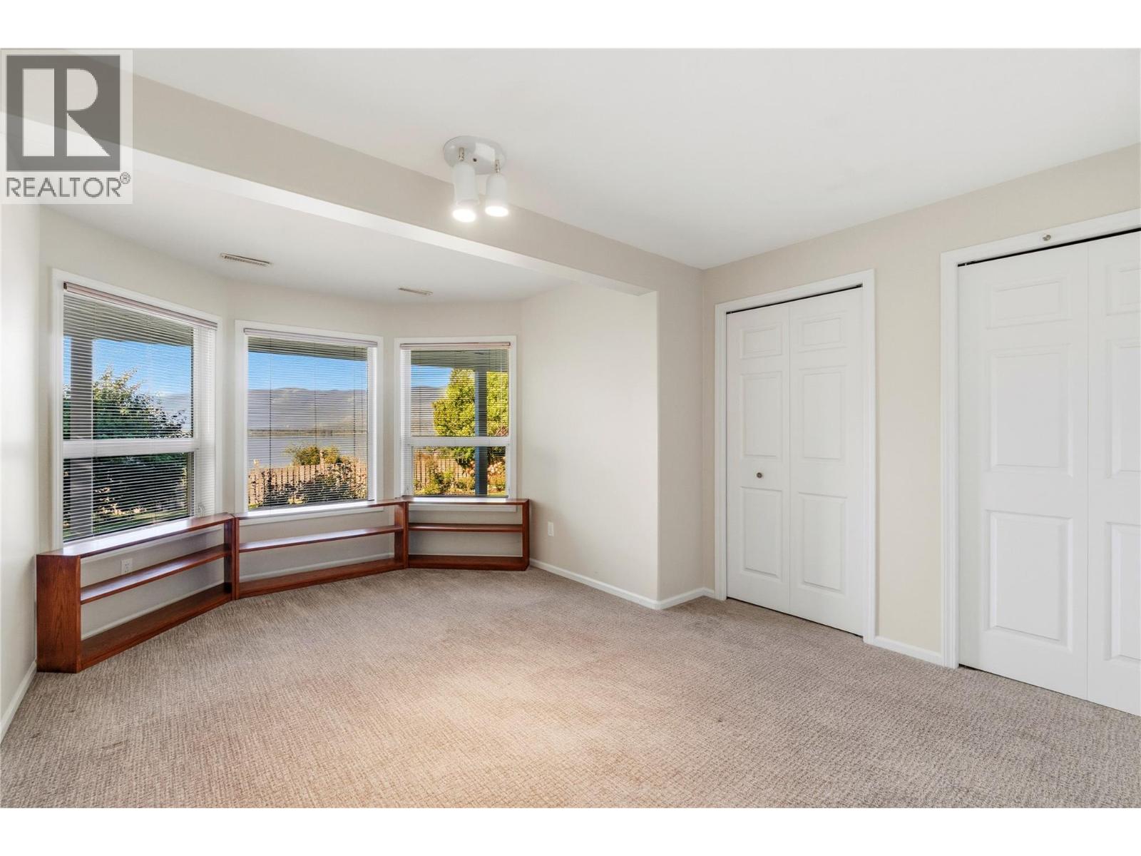 4551 13 Street NE - 39