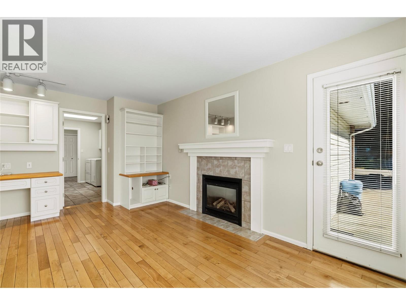4551 13 Street NE - 22