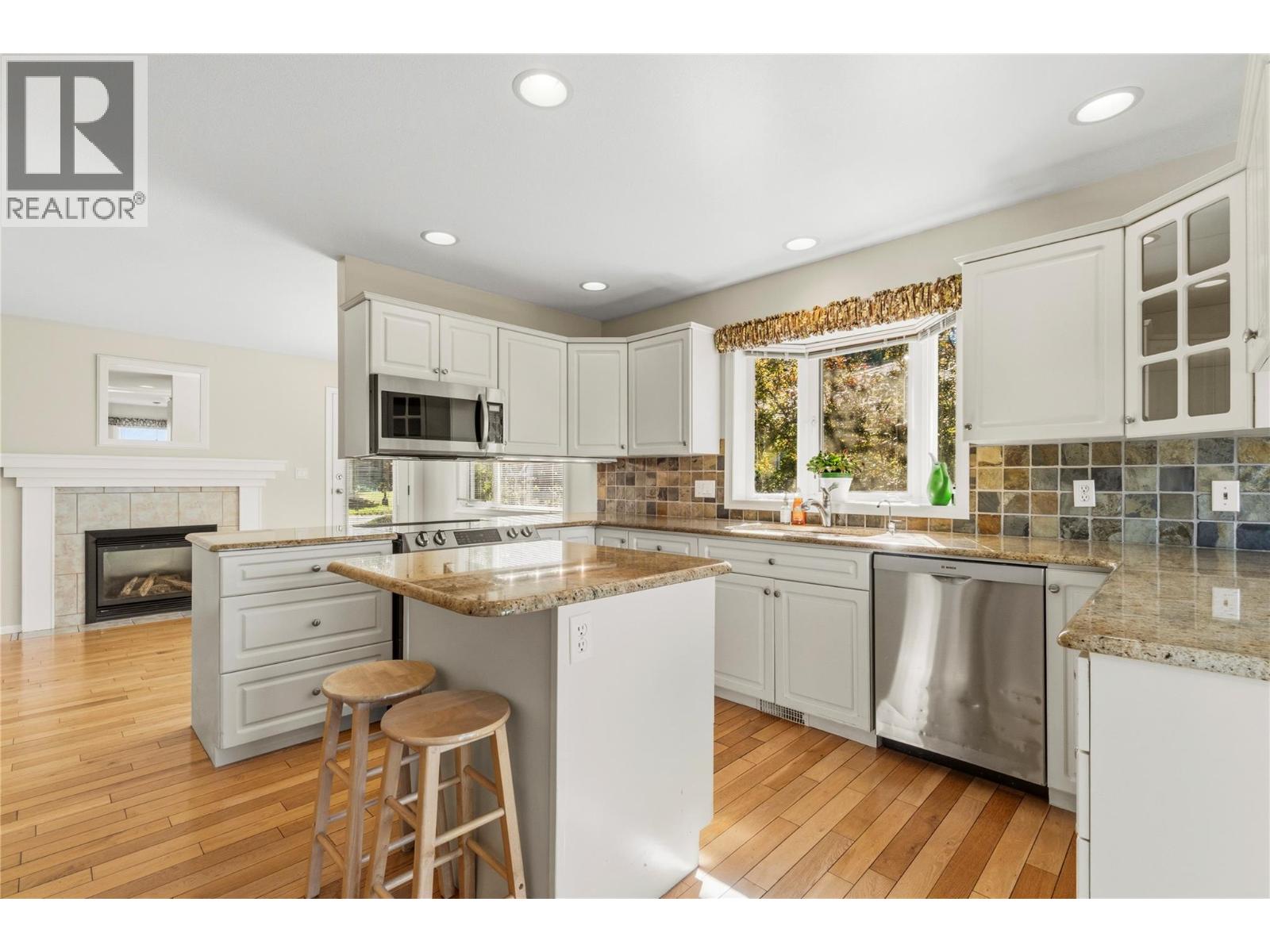 4551 13 Street NE - 26