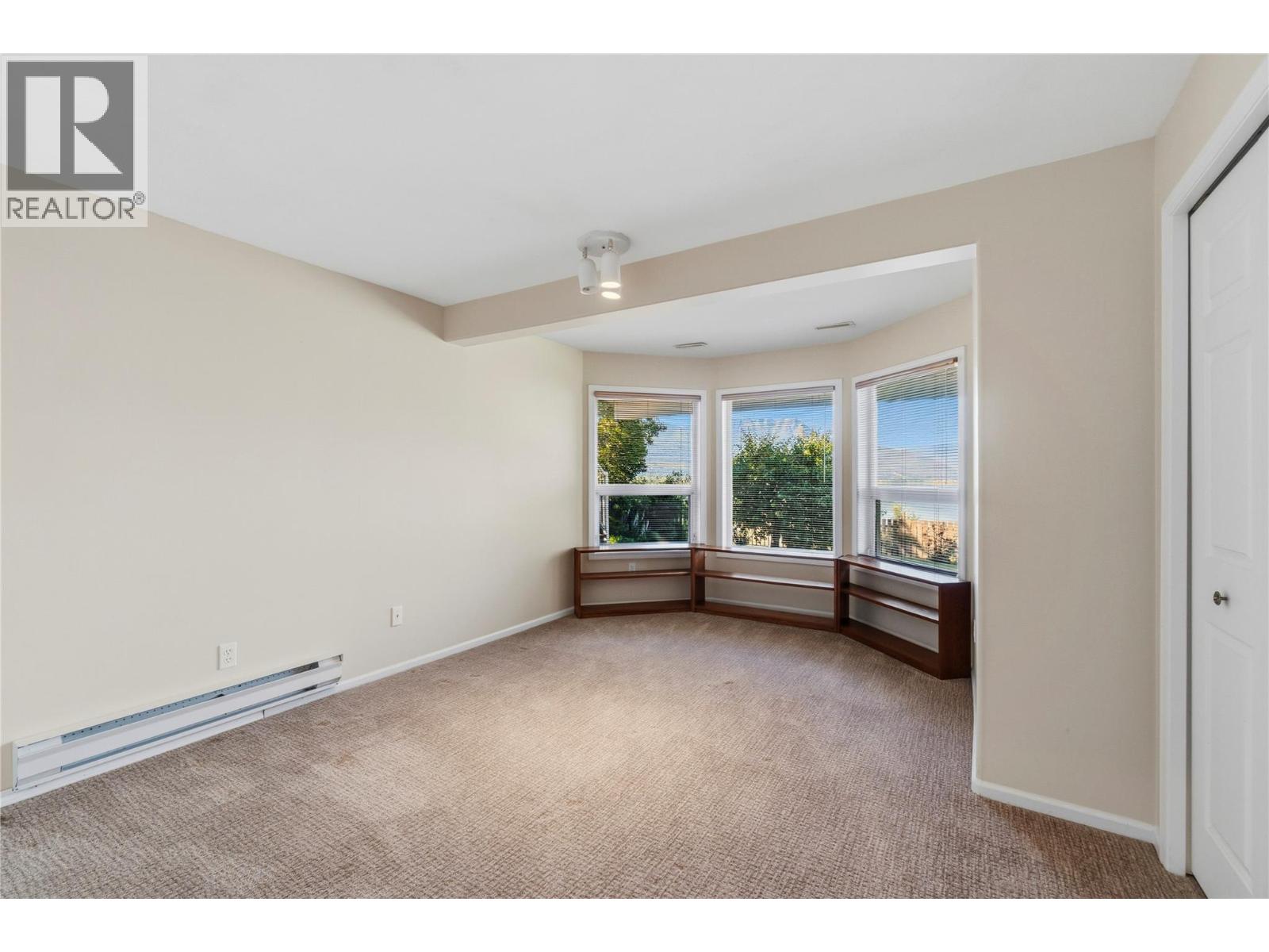 4551 13 Street NE - 38