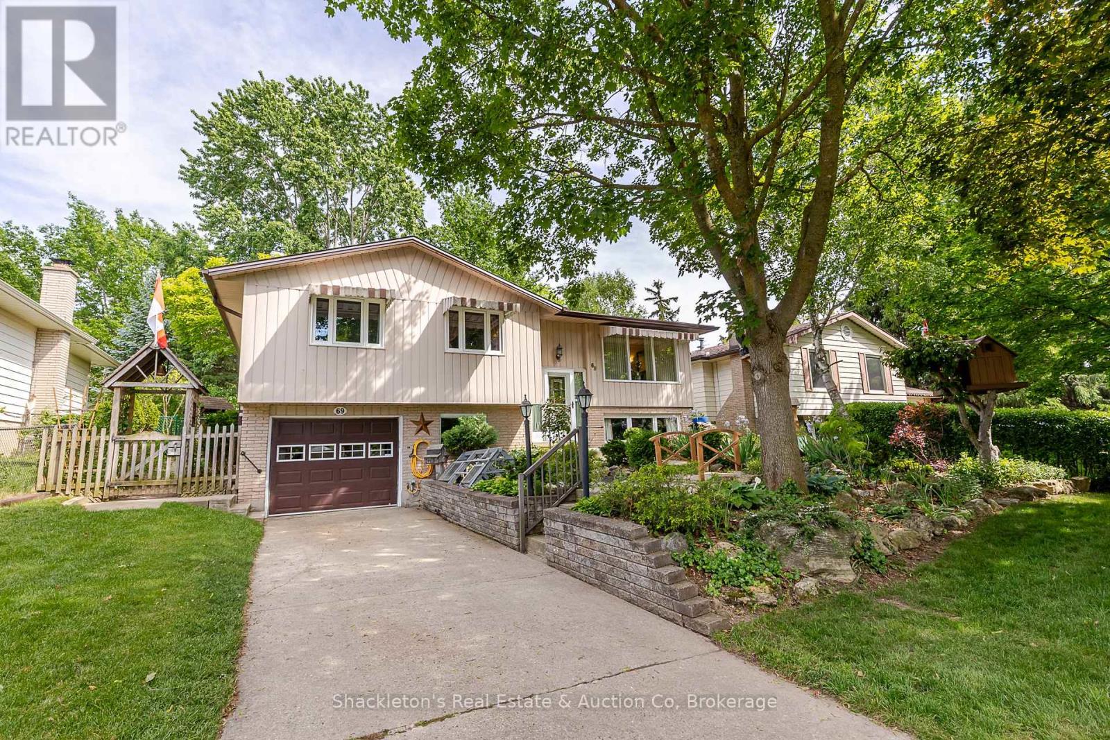 69 NETHERCOTT DRIVE - 1
