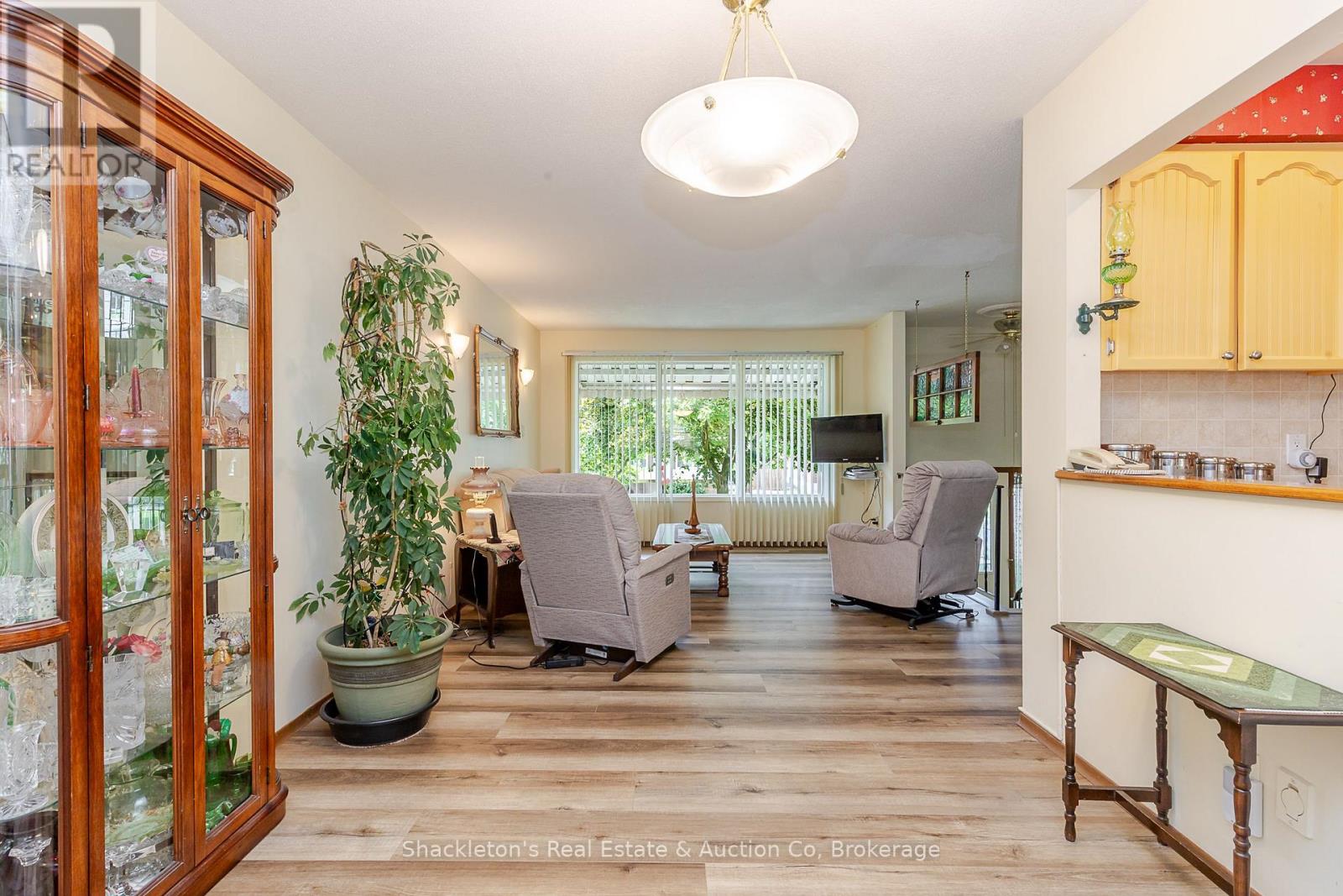 69 NETHERCOTT DRIVE - 12