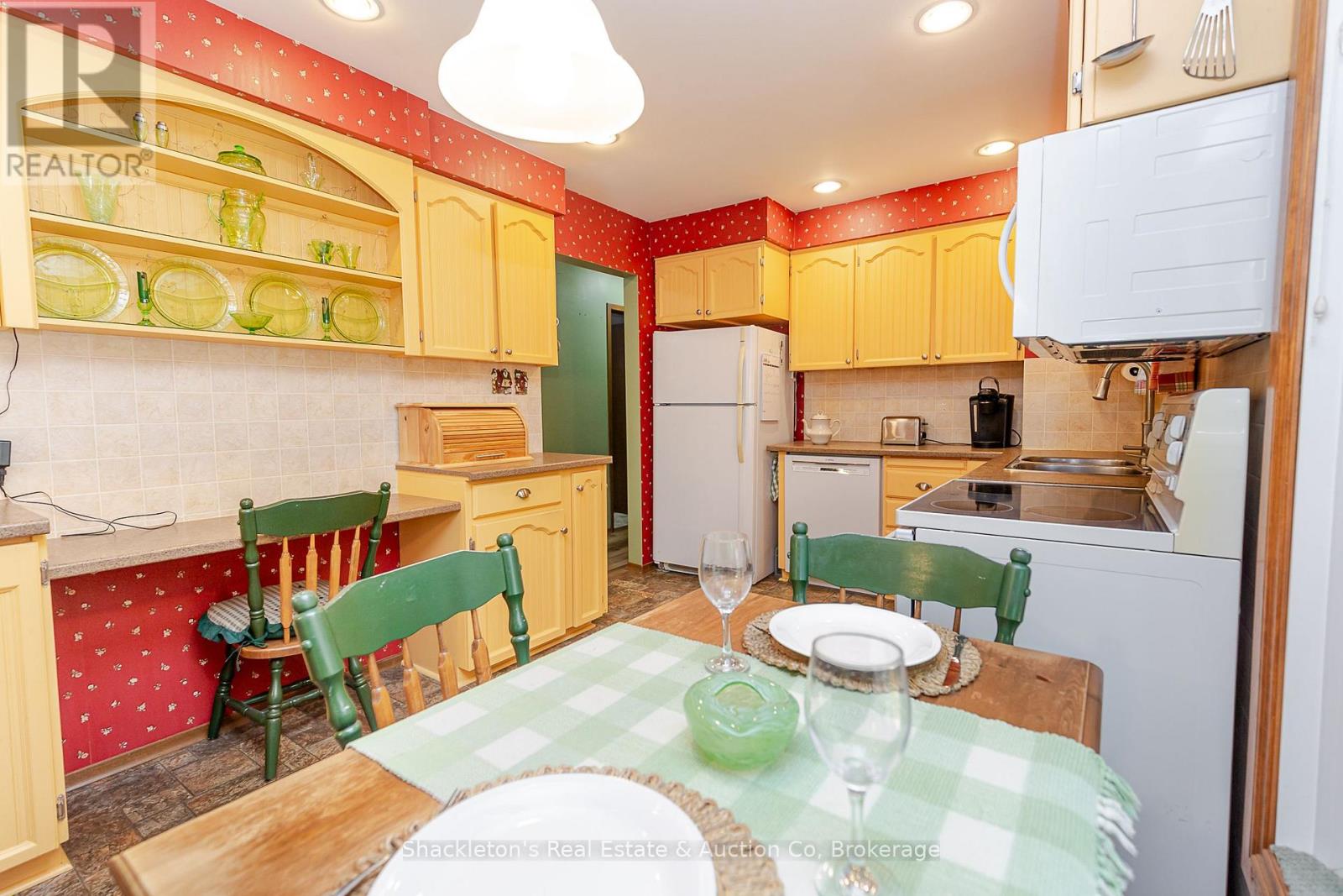 69 NETHERCOTT DRIVE - 16