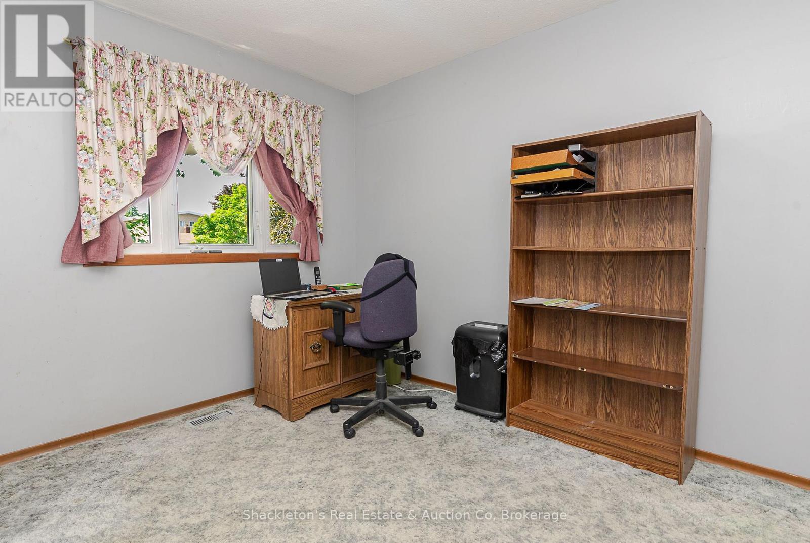 69 NETHERCOTT DRIVE - 24