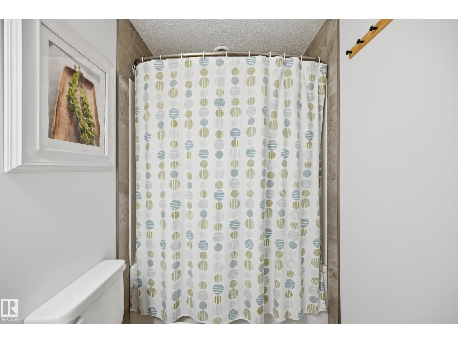 105 JAMES CR — photo 36
