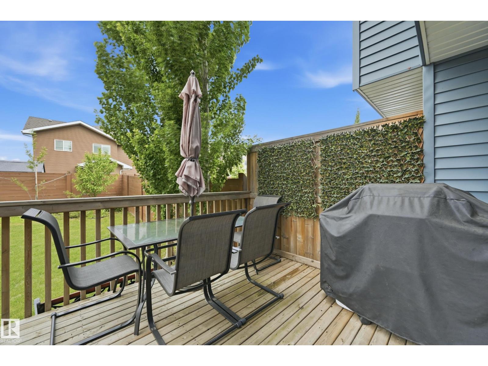 105 JAMES CR — photo 37