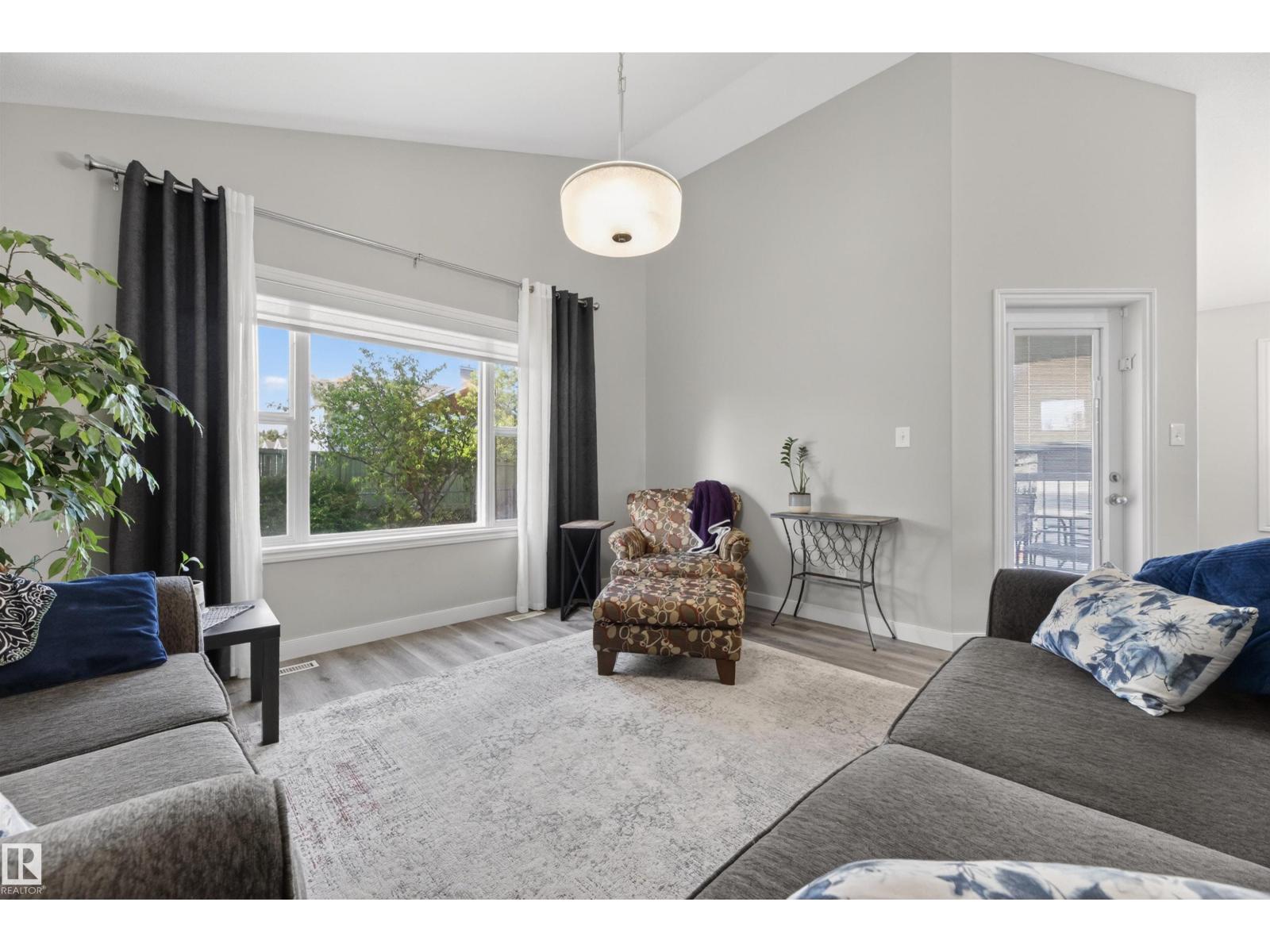 73 CAVAN CR — photo 16