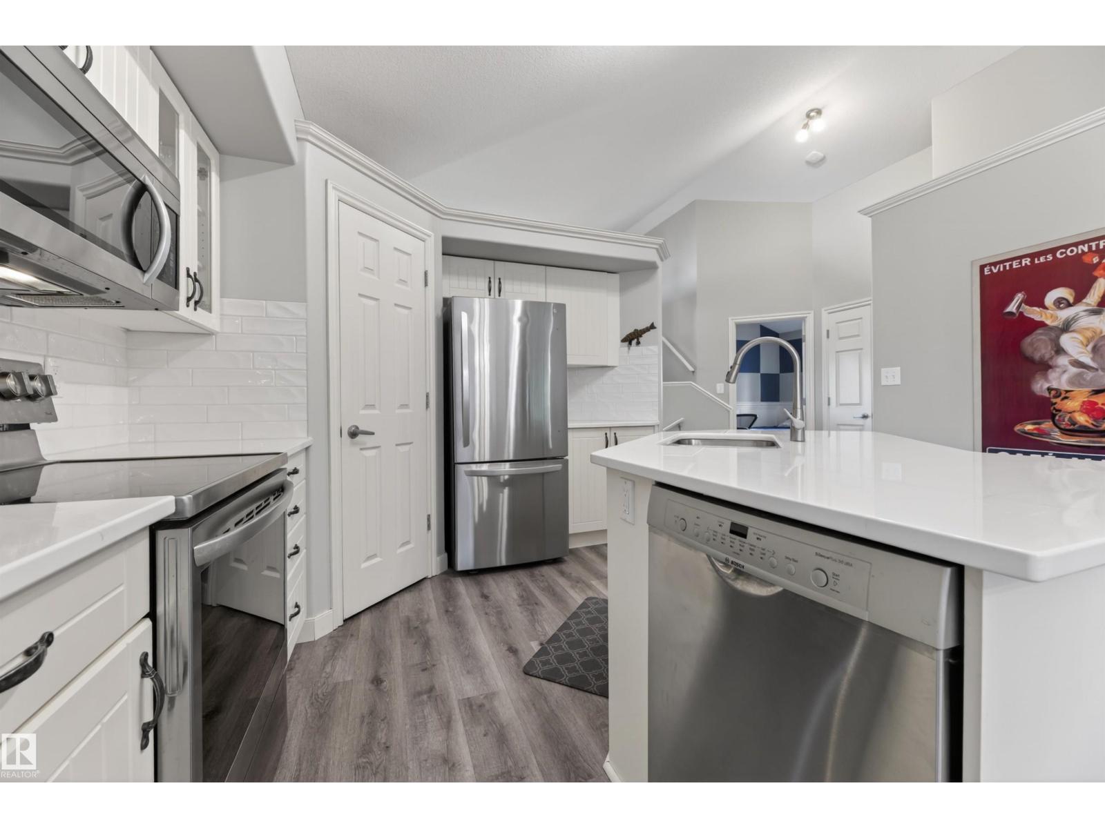 73 CAVAN CR — photo 9