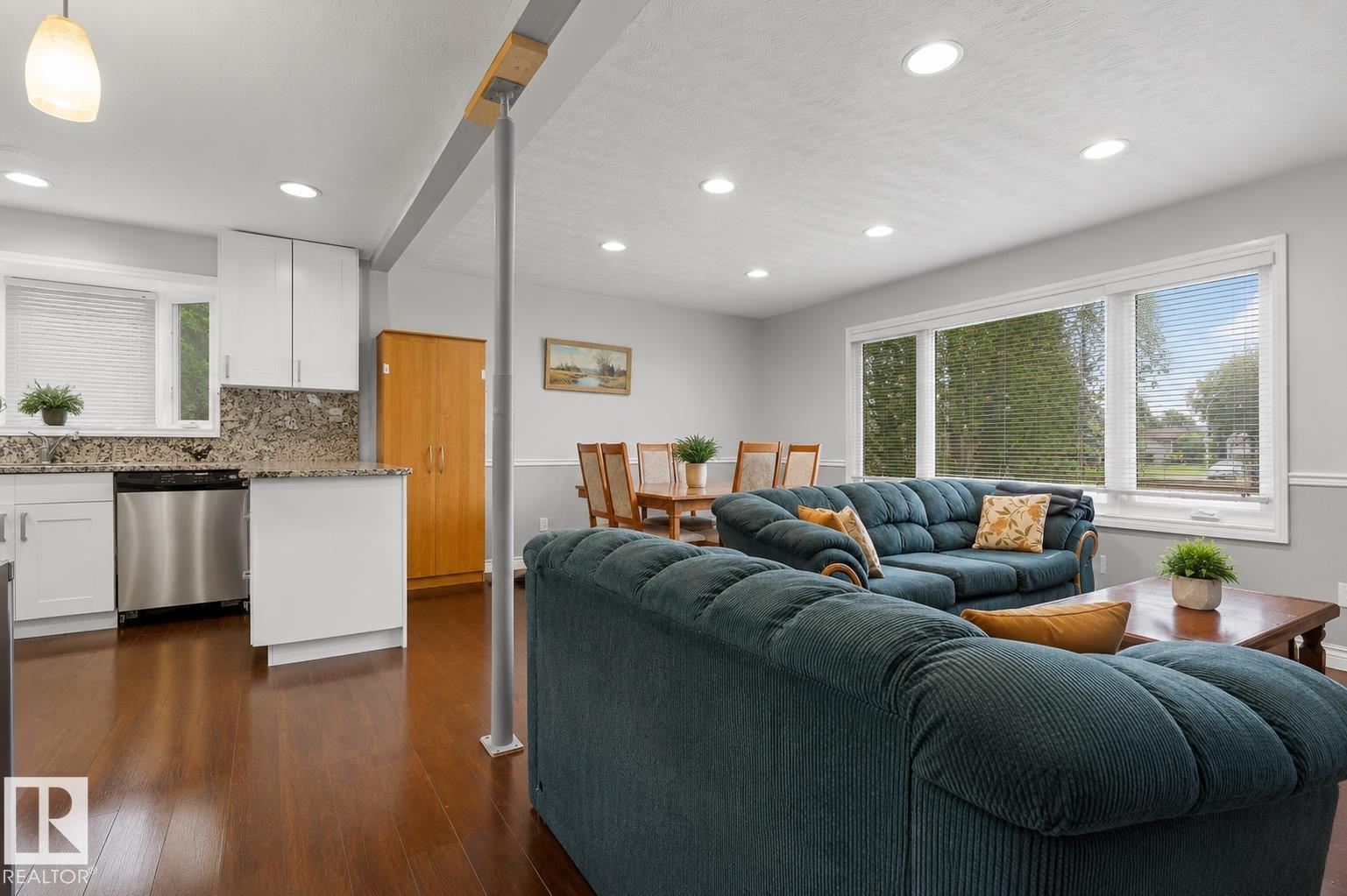 11234 40 AV NW - 3