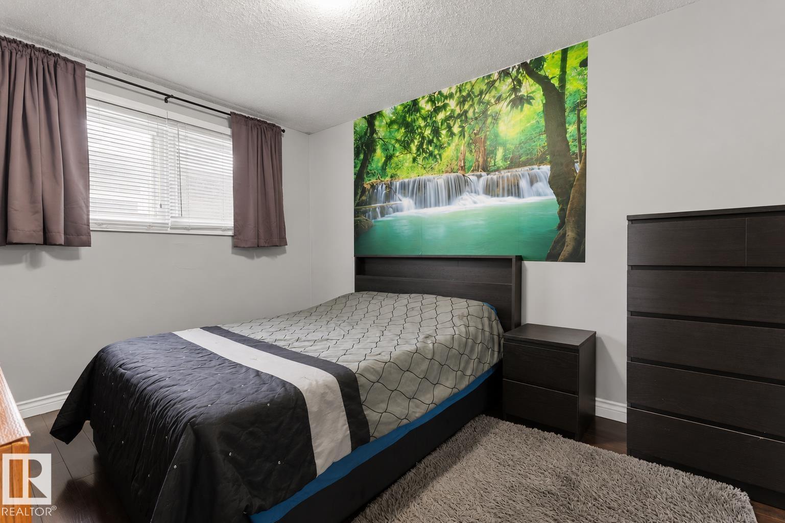 11234 40 AV NW - 8