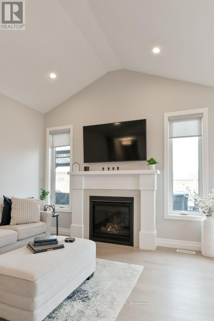 252 RENAISSANCE DRIVE - 22