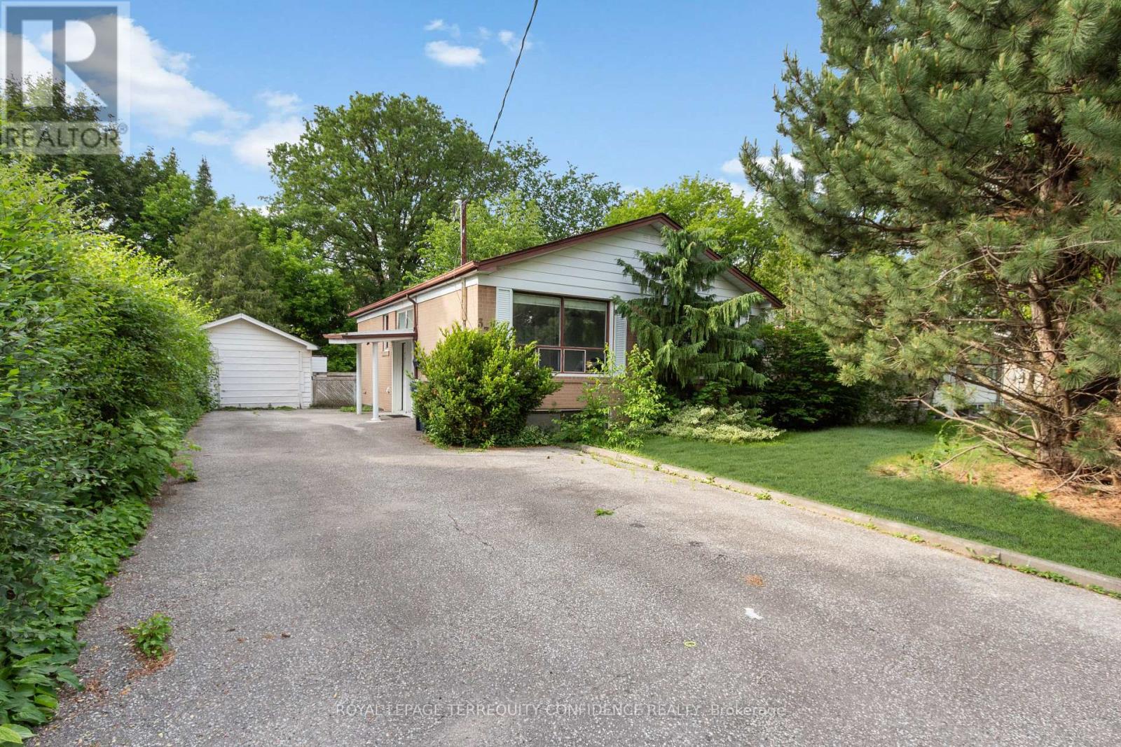 Listing photo of 334 MOORE PARK AVENUE
