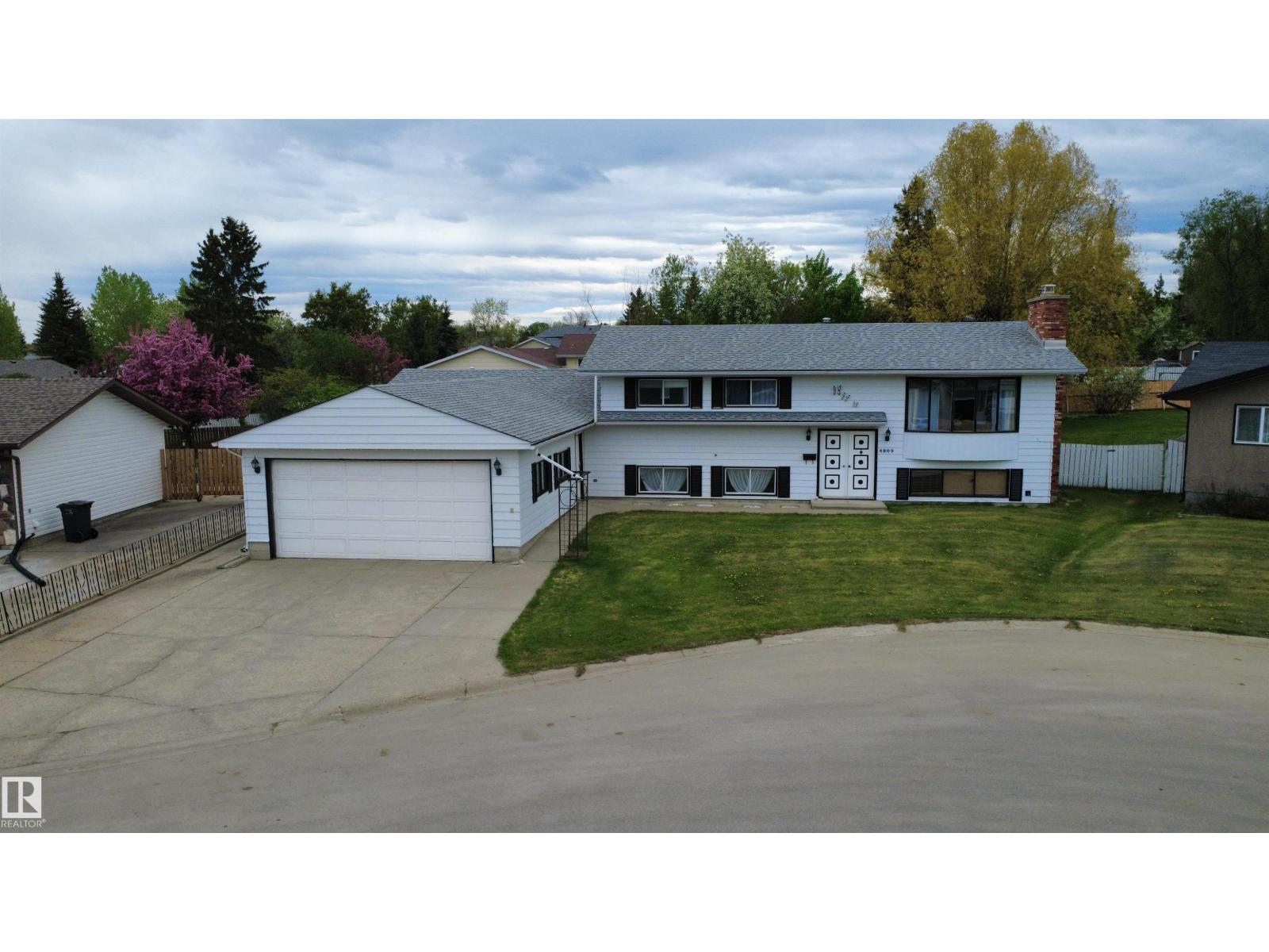 4809 MacKenzie Ave - photo 2