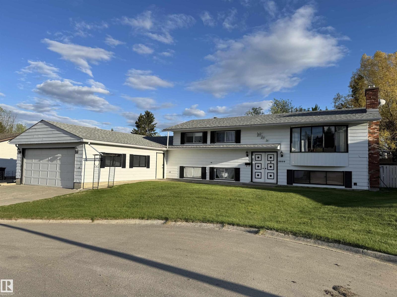 4809 MacKenzie Ave - 1