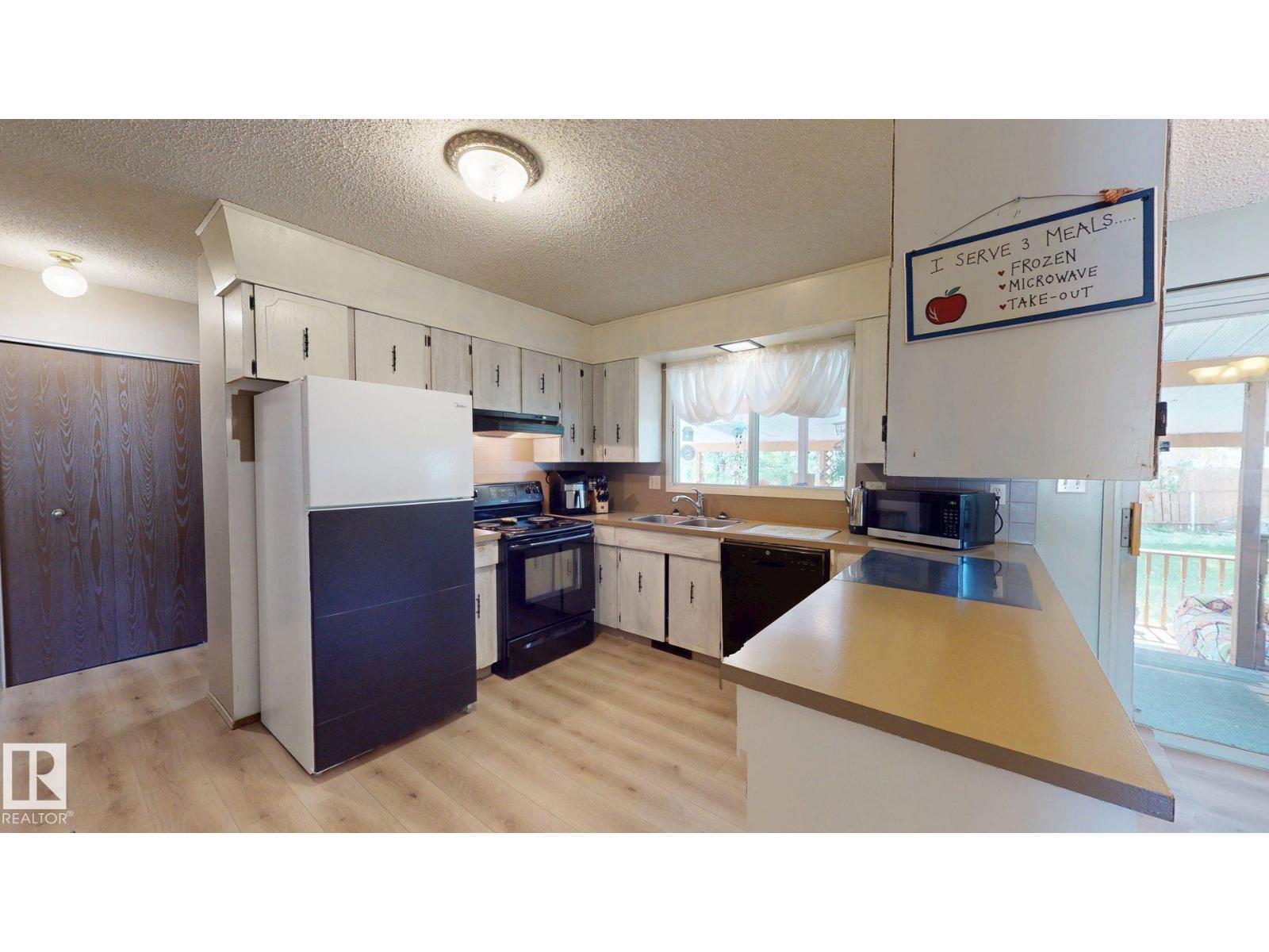 4809 MacKenzie Ave - 14