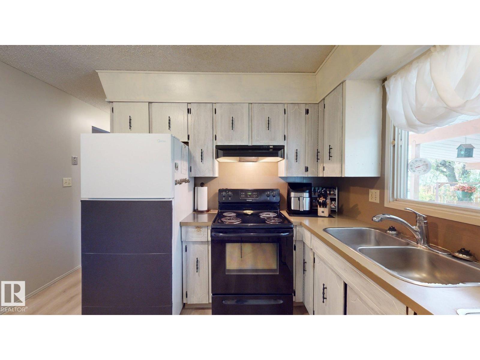 4809 MacKenzie Ave - 16