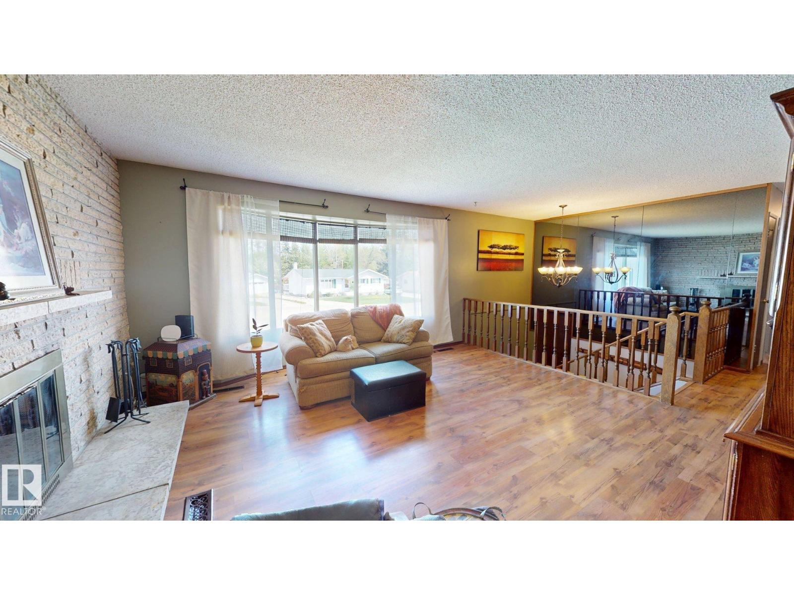 4809 MacKenzie Ave - 12