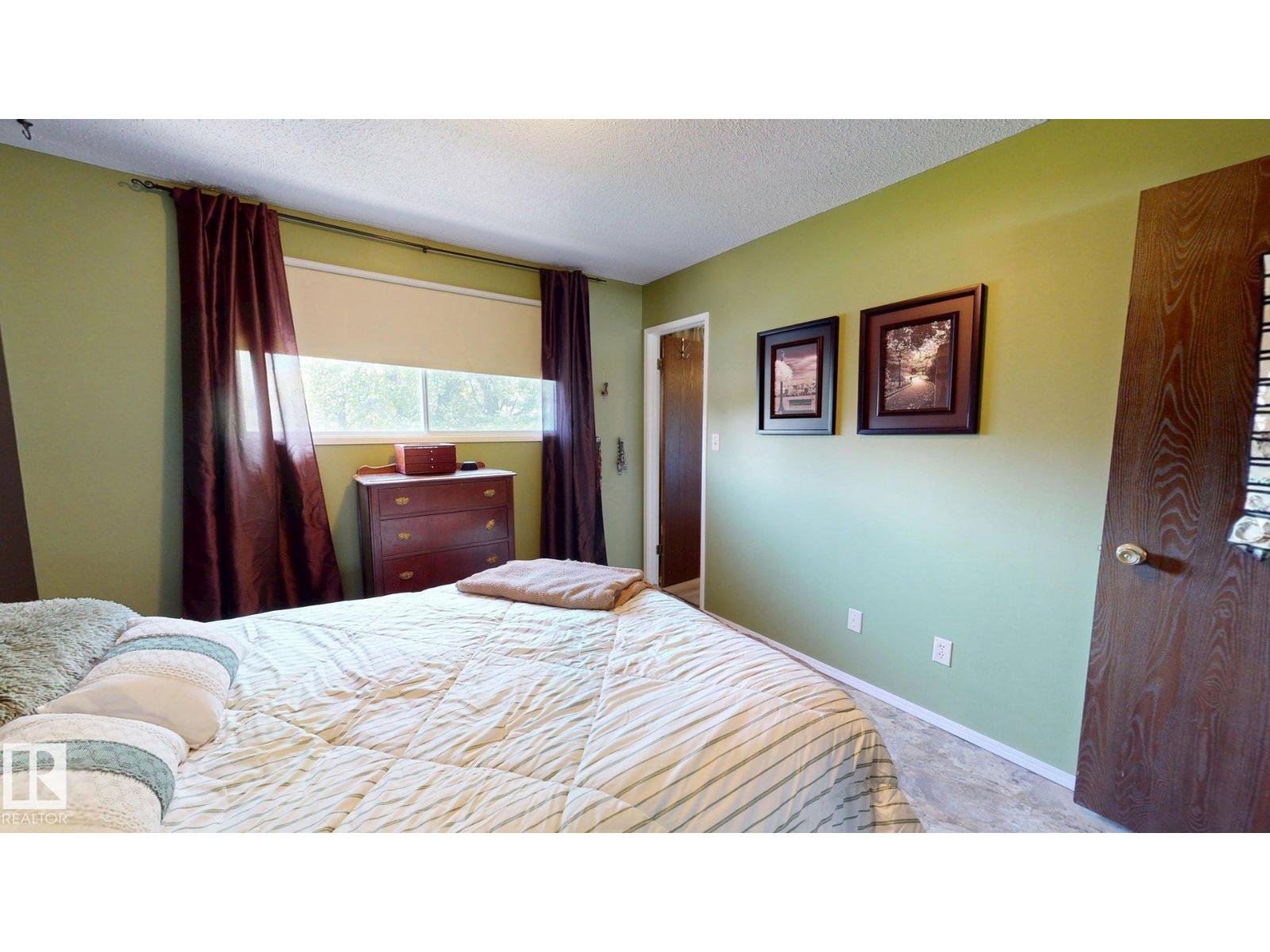 4809 MacKenzie Ave - 22