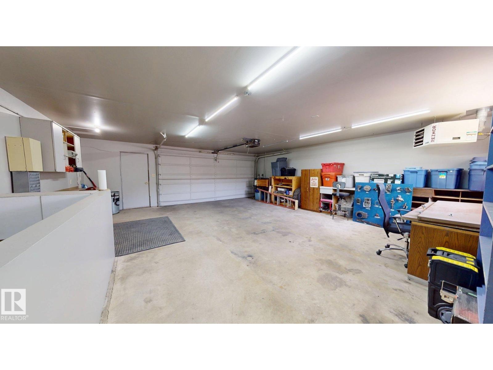 4809 MacKenzie Ave - 35