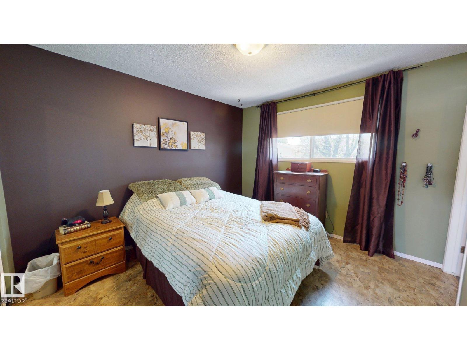 4809 MacKenzie Ave - 21