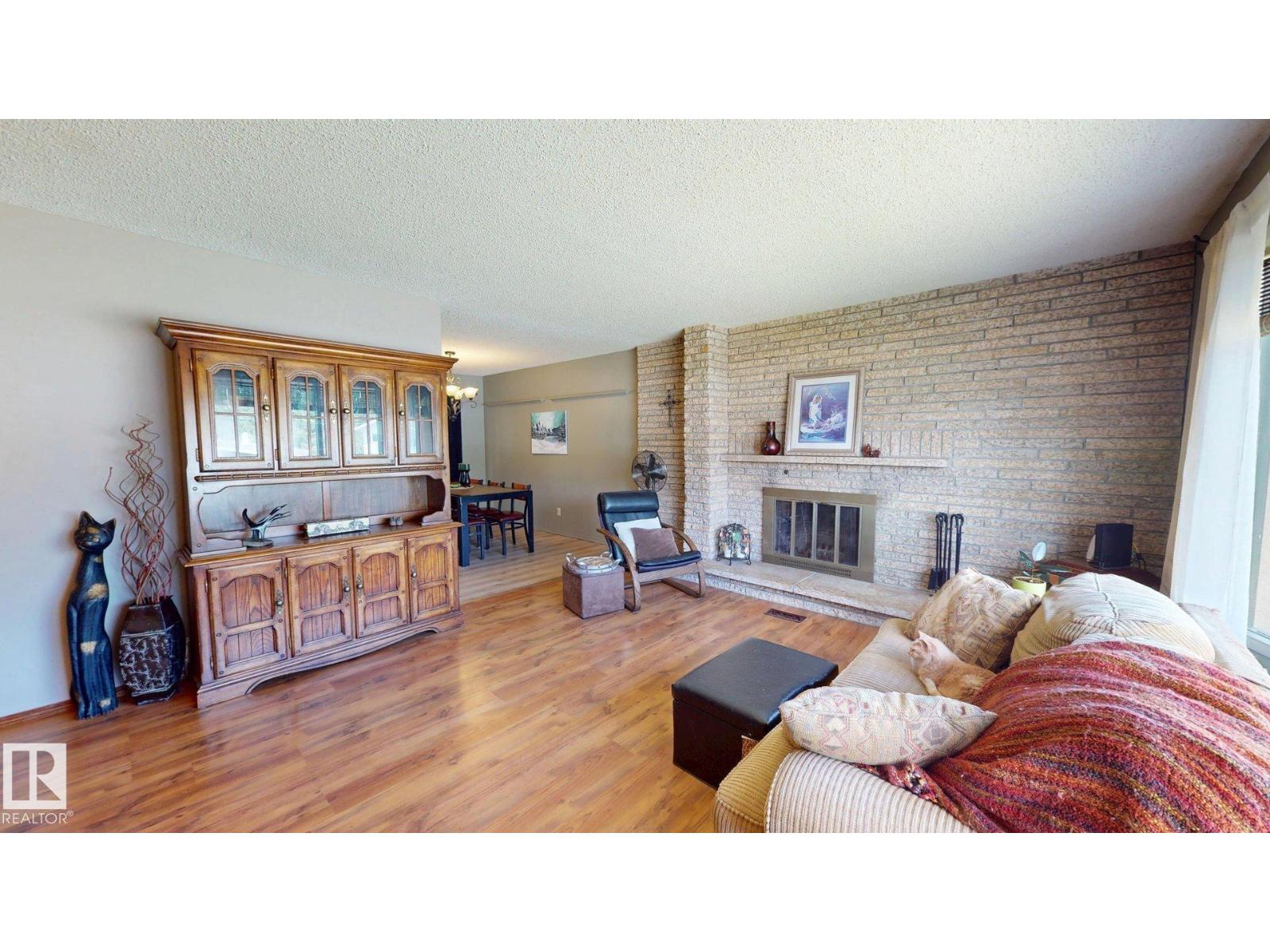 4809 MacKenzie Ave - 10