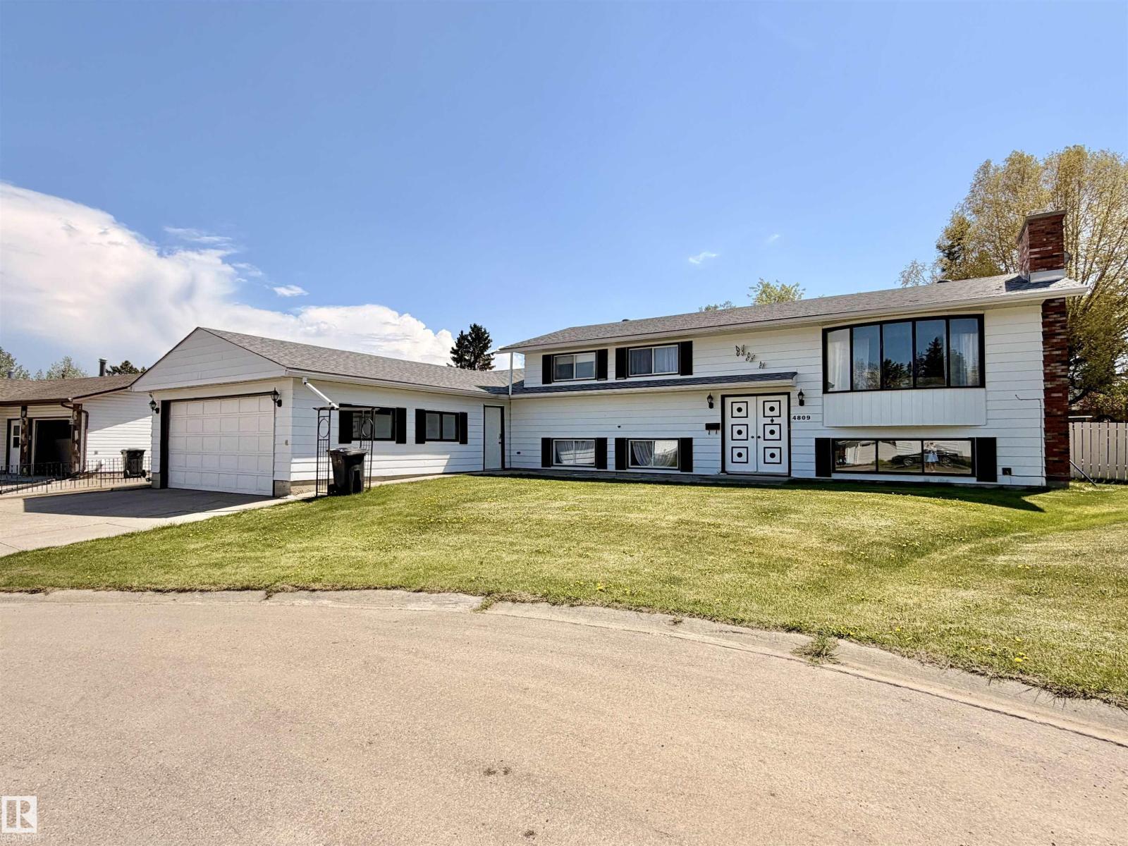 4809 MacKenzie Ave - 52