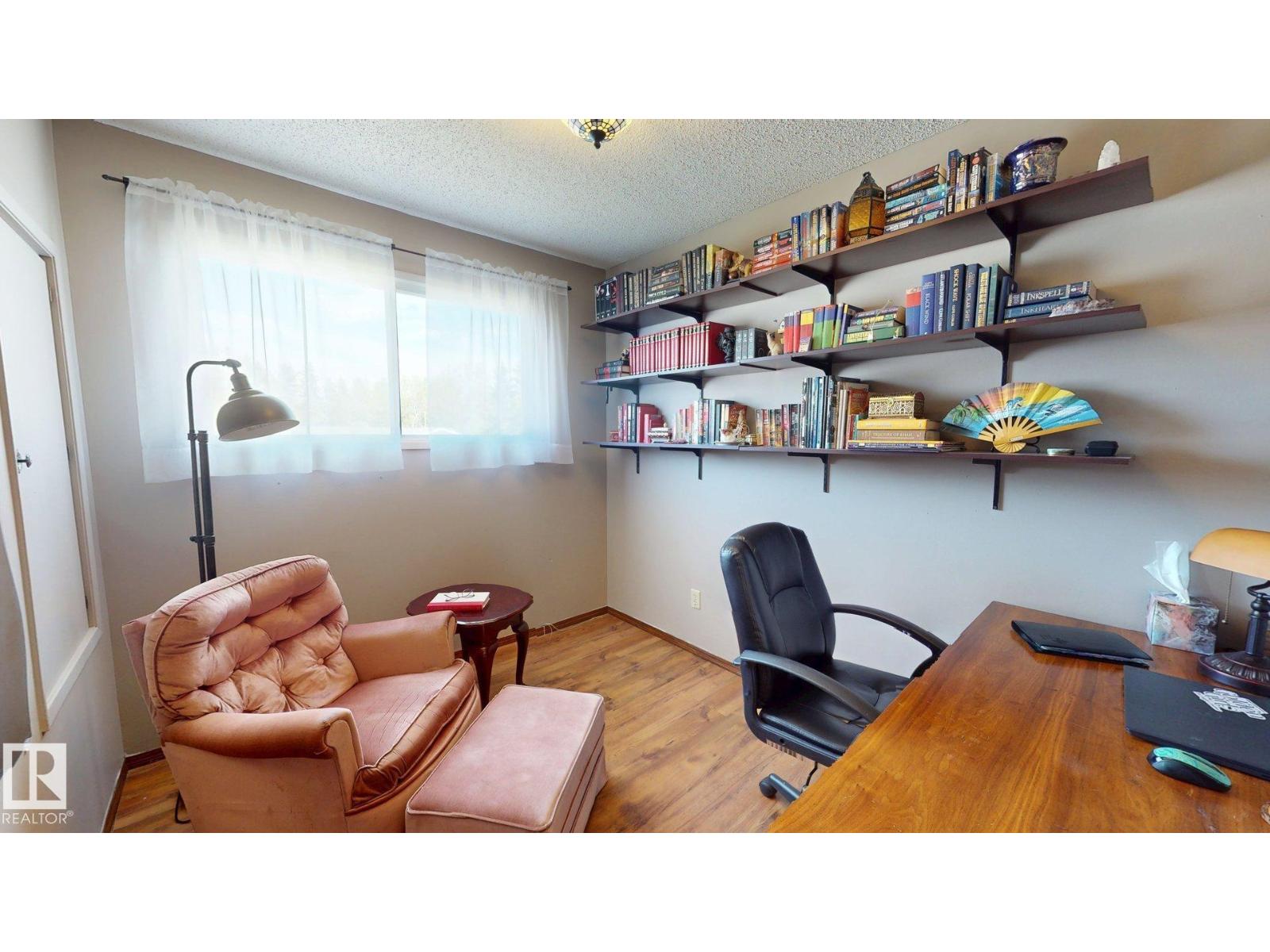 4809 MacKenzie Ave - 19