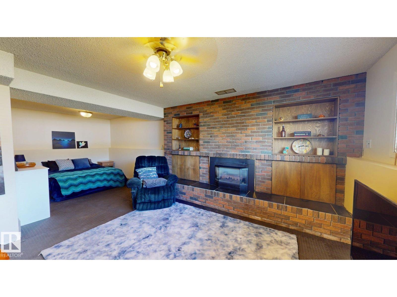 4809 MacKenzie Ave - 27