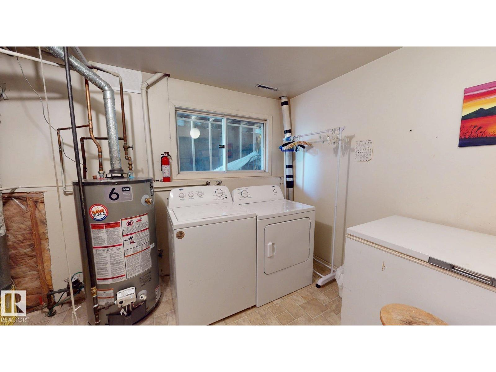 4809 MacKenzie Ave - 34