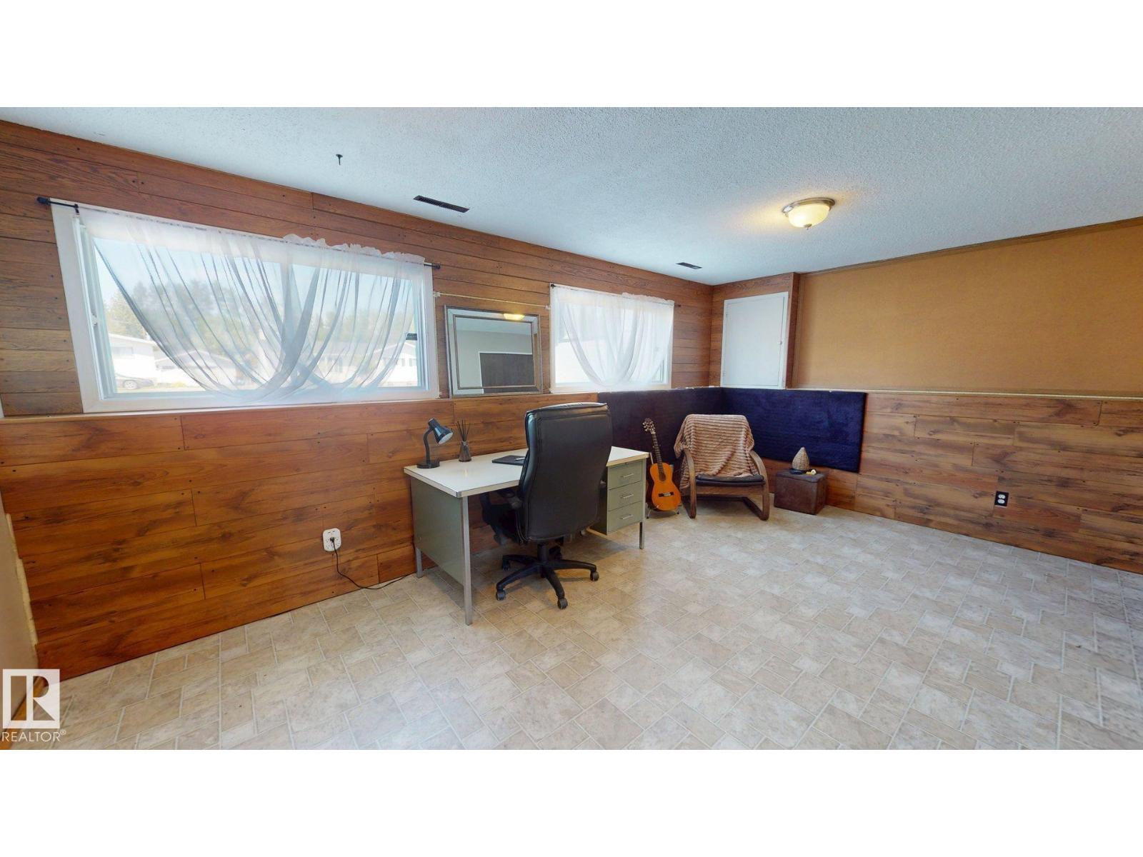 4809 MacKenzie Ave - 29