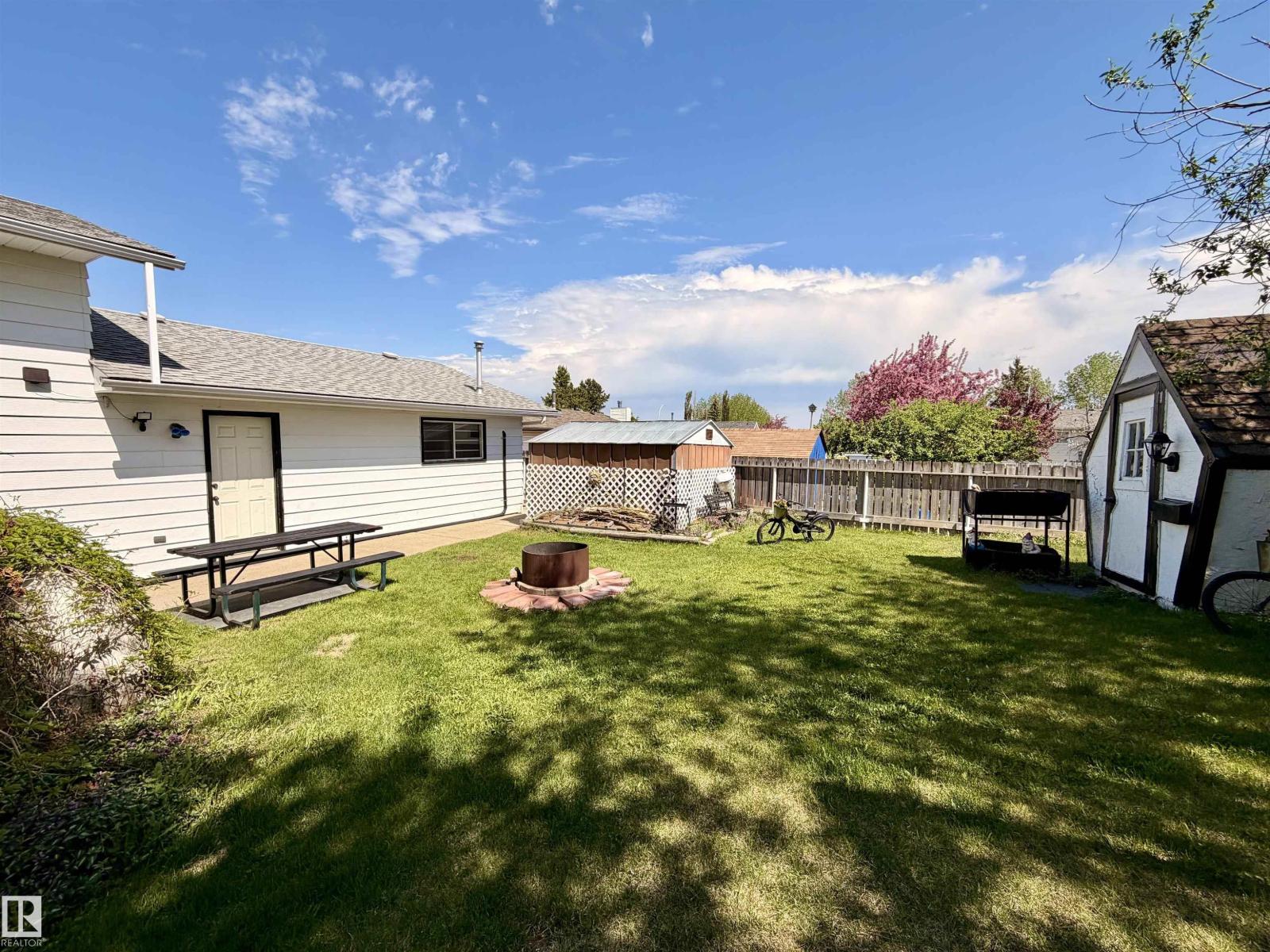 4809 MacKenzie Ave - 45