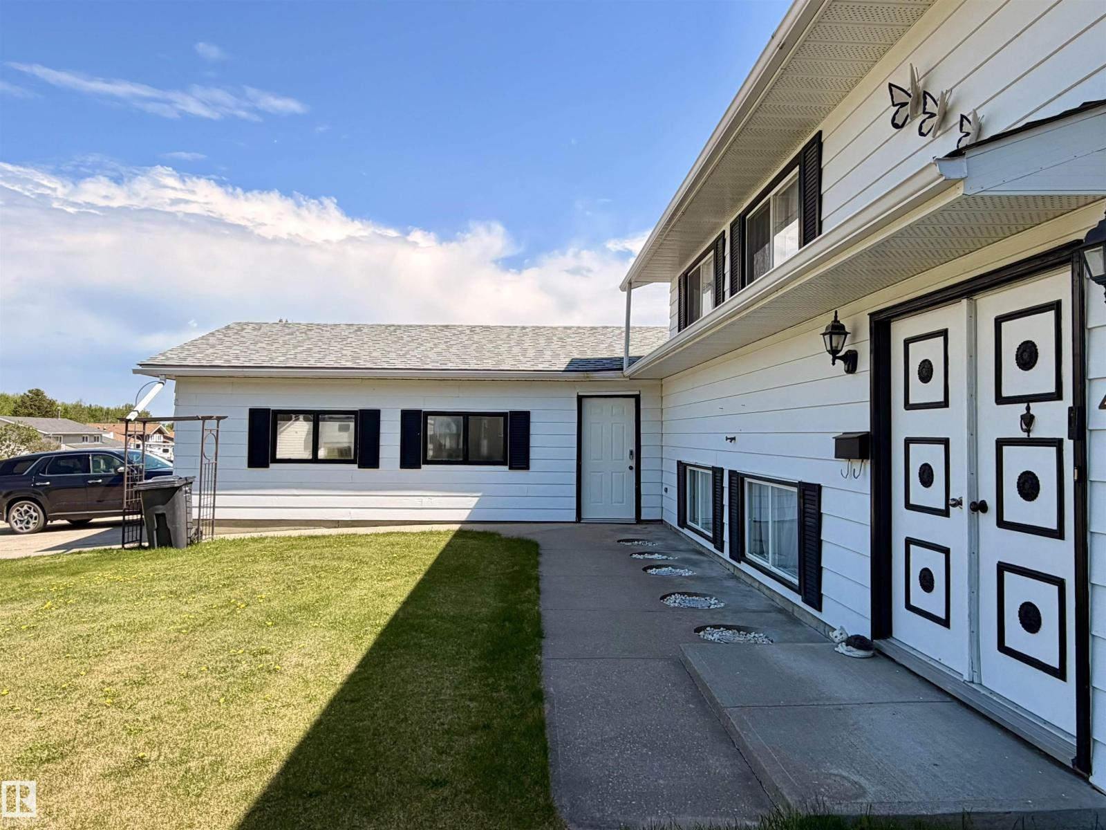 4809 MacKenzie Ave - 55