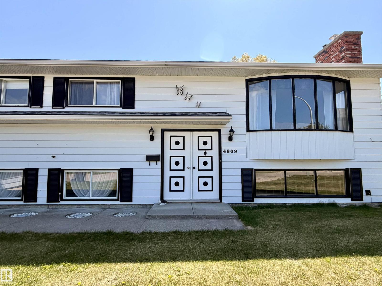 4809 MacKenzie Ave - 54
