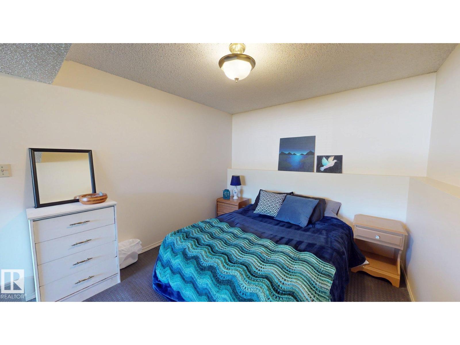 4809 MacKenzie Ave - 28