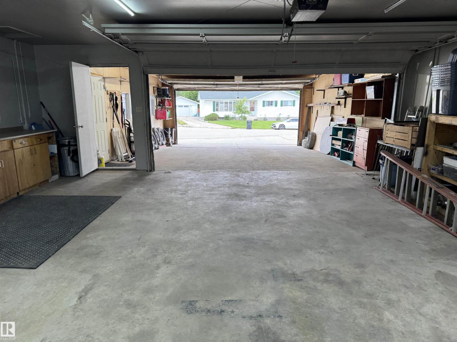 4809 MacKenzie Ave - 57