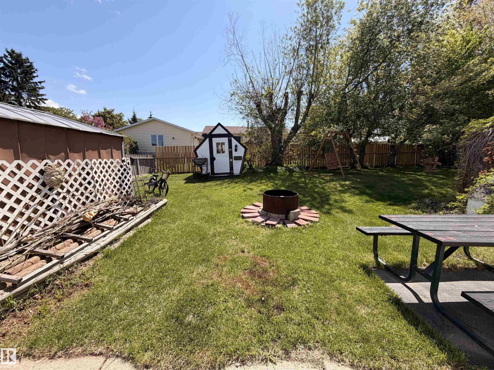 4809 MacKenzie Ave - 48