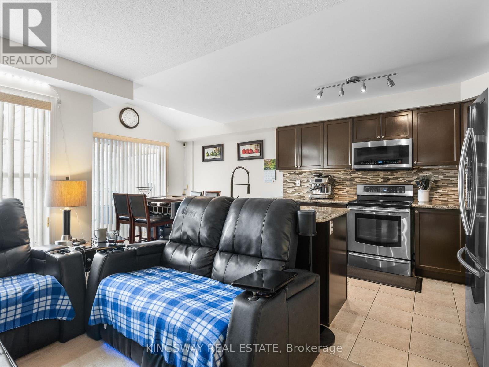 57 HARBOURSIDE DRIVE - 4