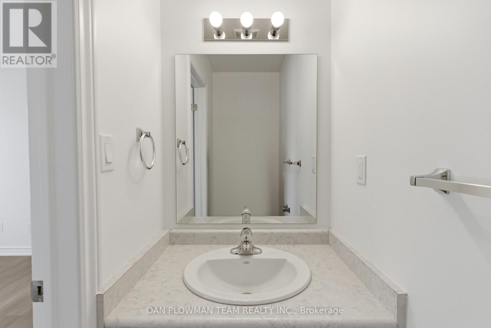 176 NASSAU STREET - 28