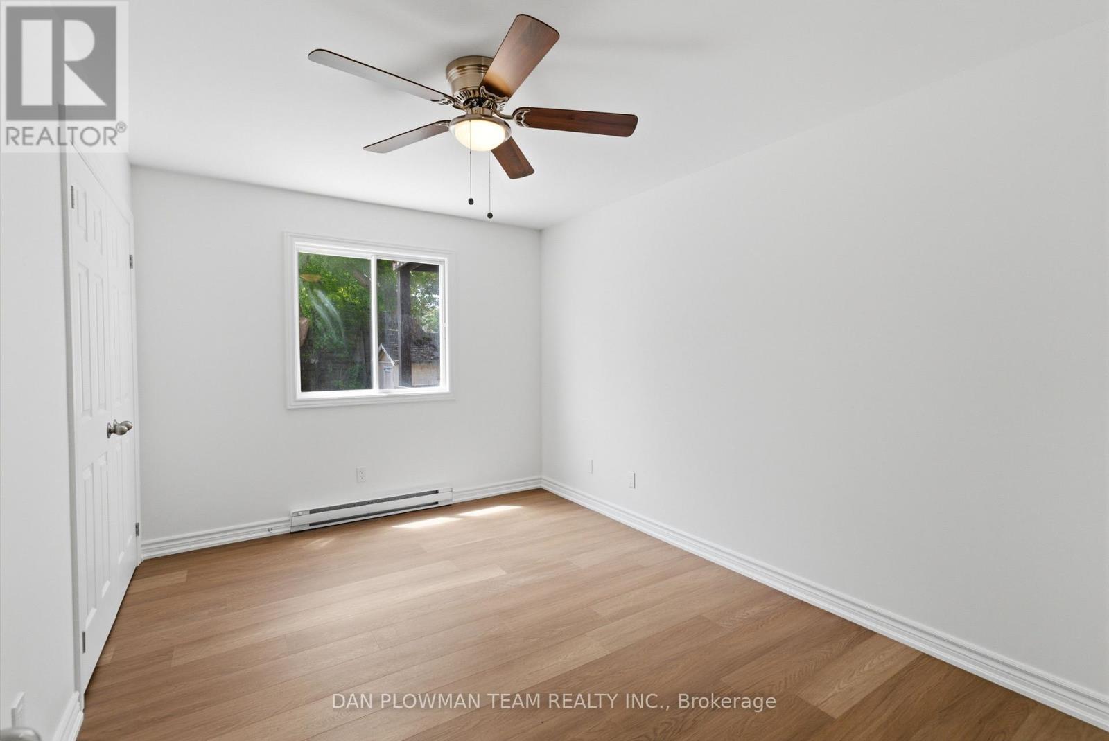 176 NASSAU STREET - 31