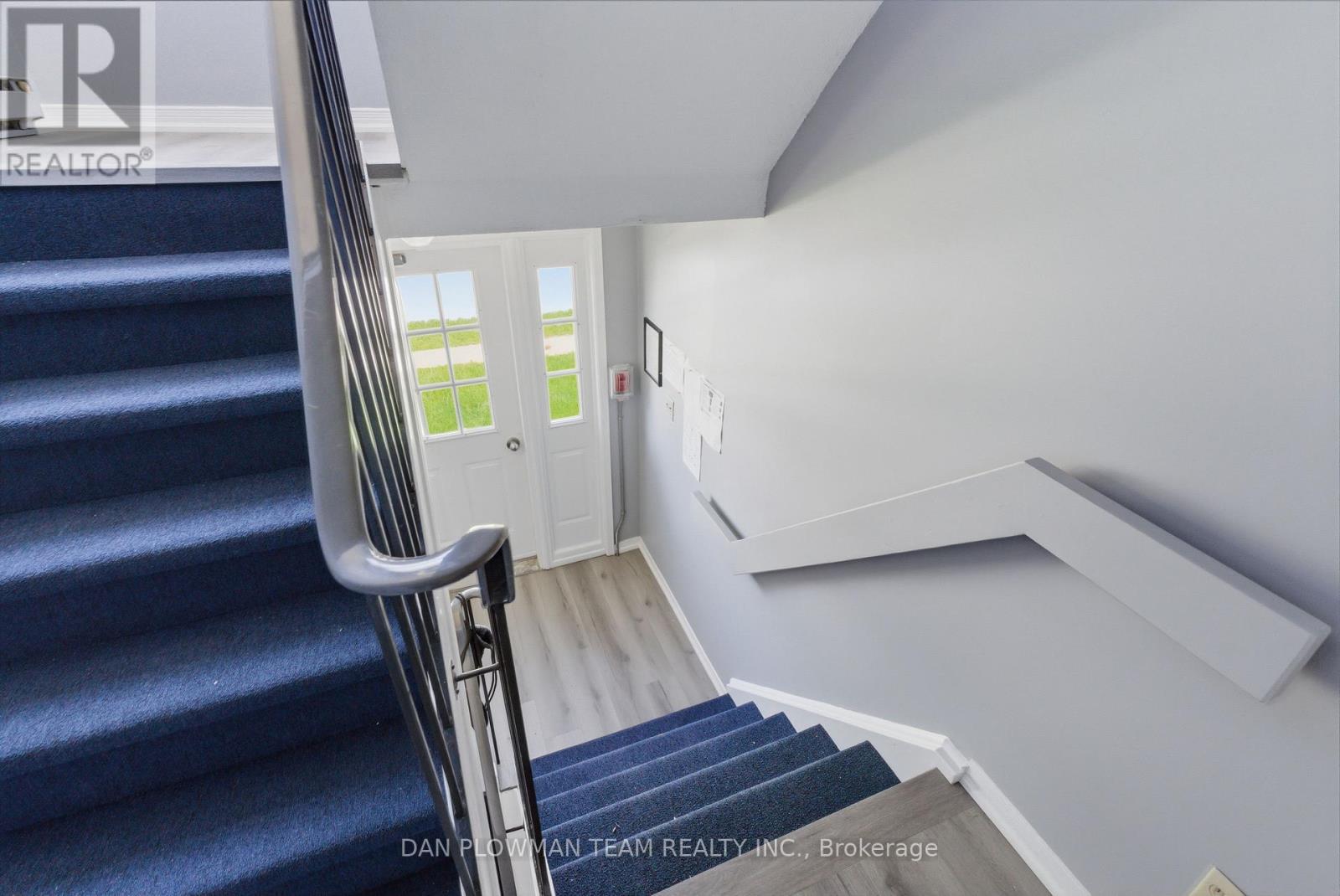176 NASSAU STREET - 35