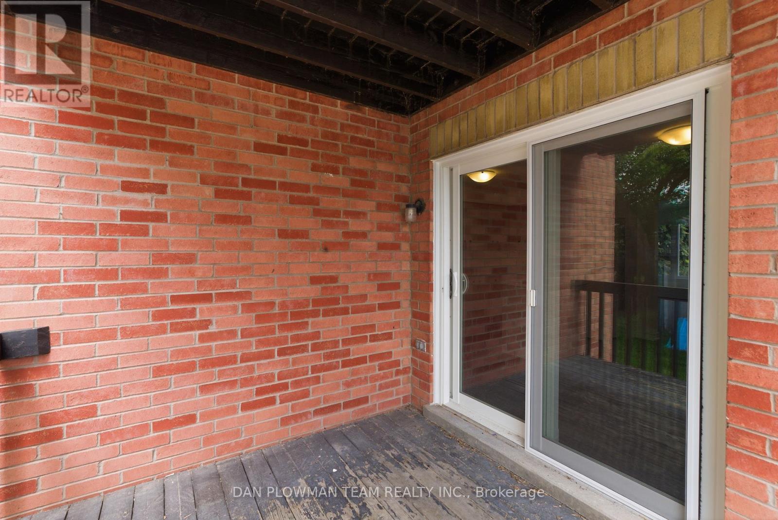 176 NASSAU STREET - 38