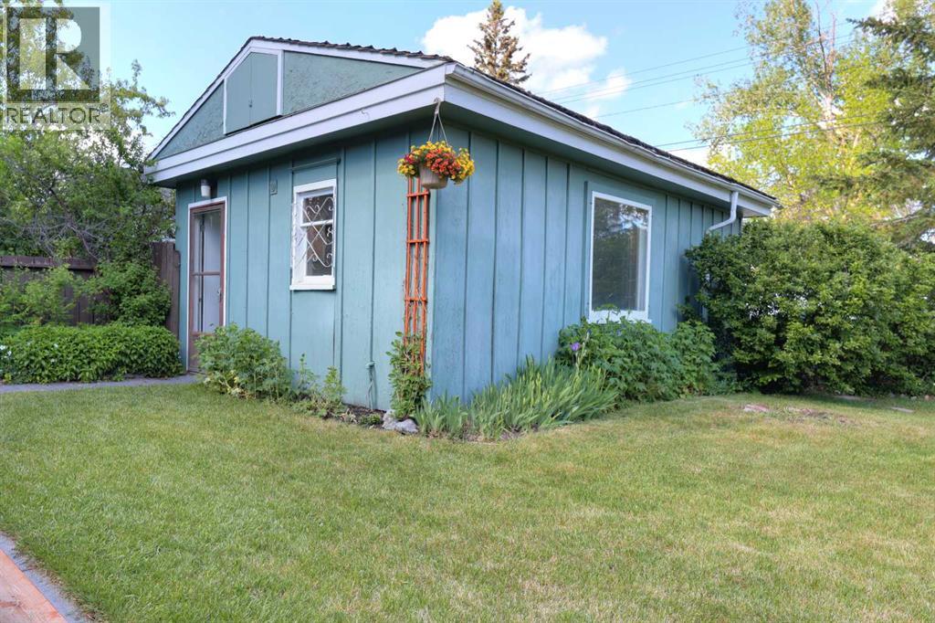 8908 33 Avenue NW - photo 5