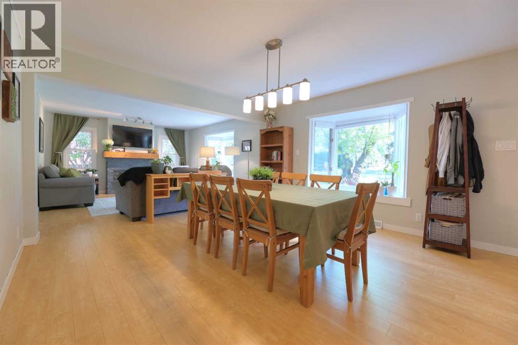 8908 33 Avenue NW — photo 11