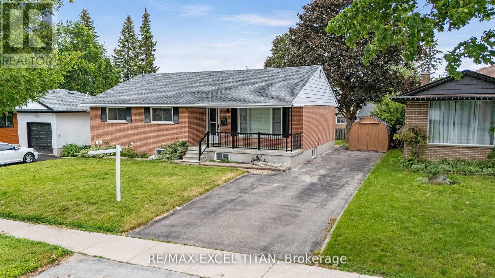 66 MARION CRESCENT - 1