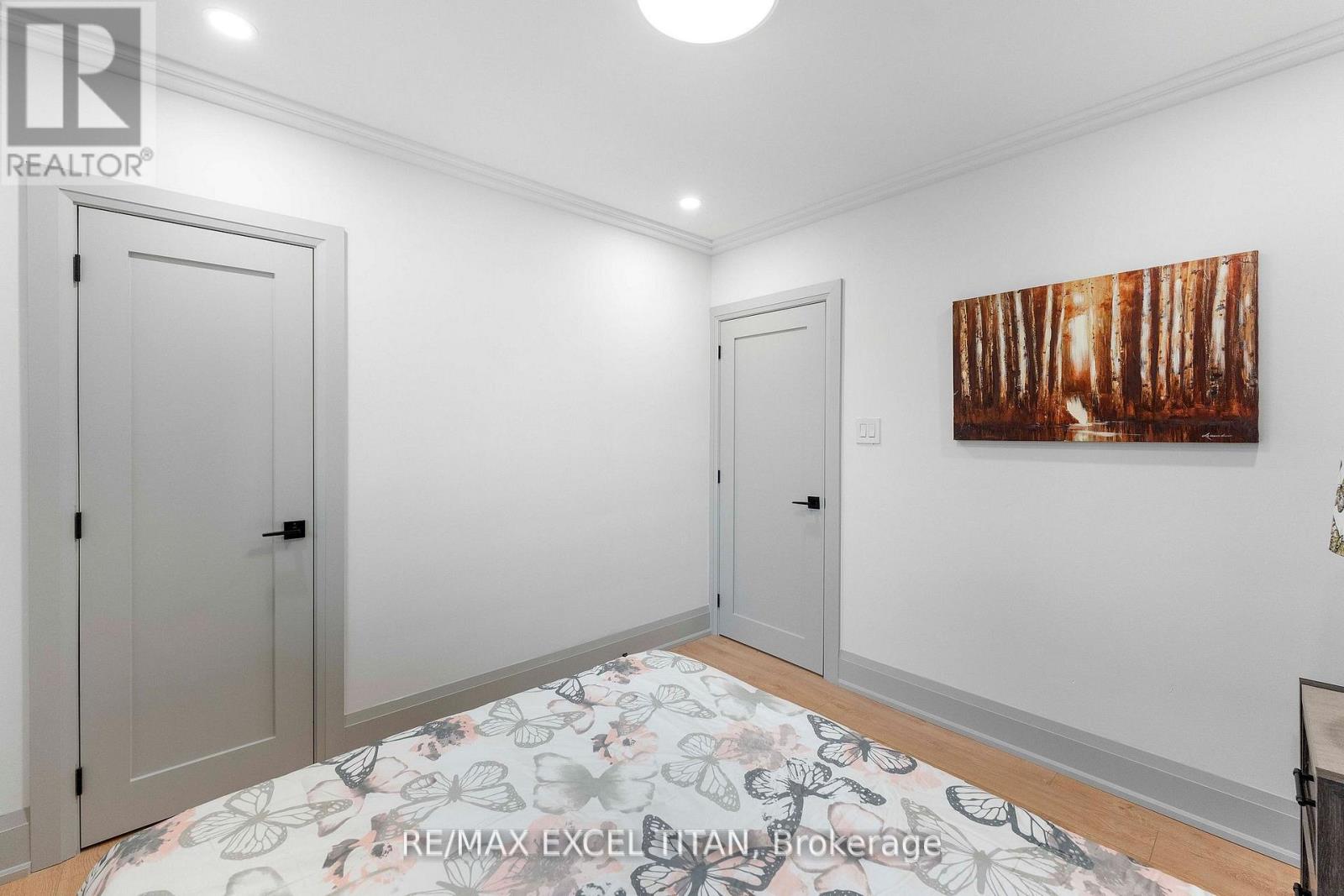 66 MARION CRESCENT - 13