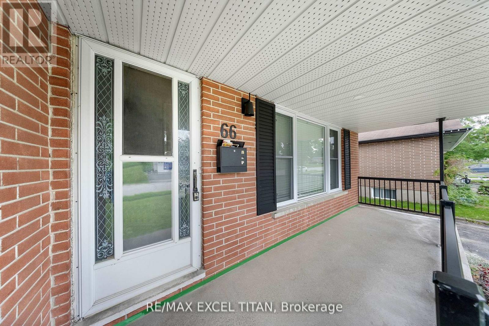 66 MARION CRESCENT - 2